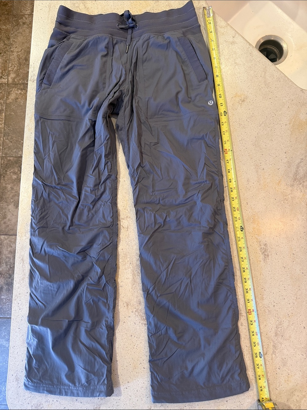 Lululemon Athletica Women’s Gray/Blue Jogger-Style Sweatpants